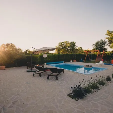 Cozy Country Home With Heated Outdoor Pool Sibenik Exterior photo