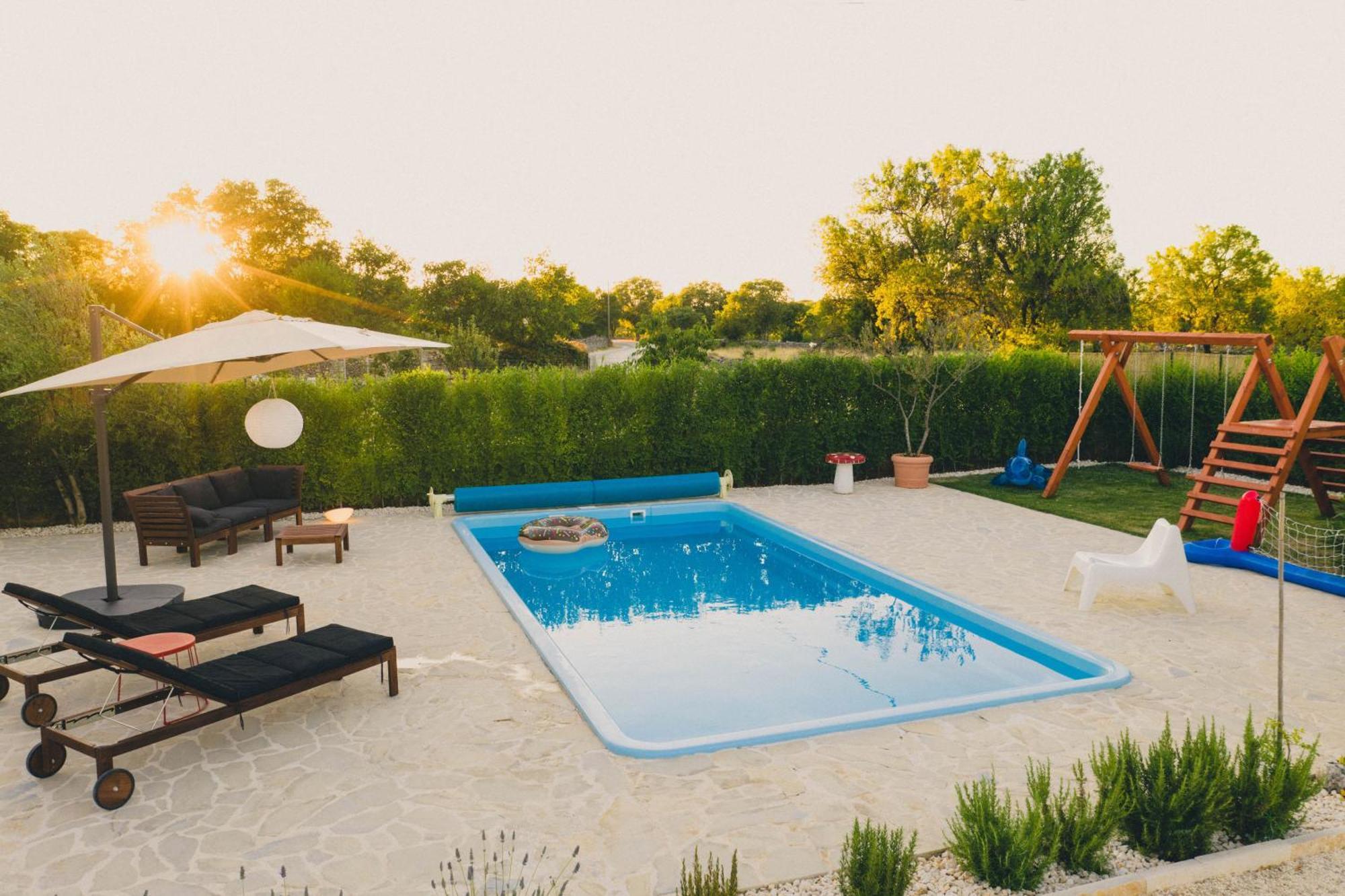 Cozy Country With Heated Outdoor Pool *