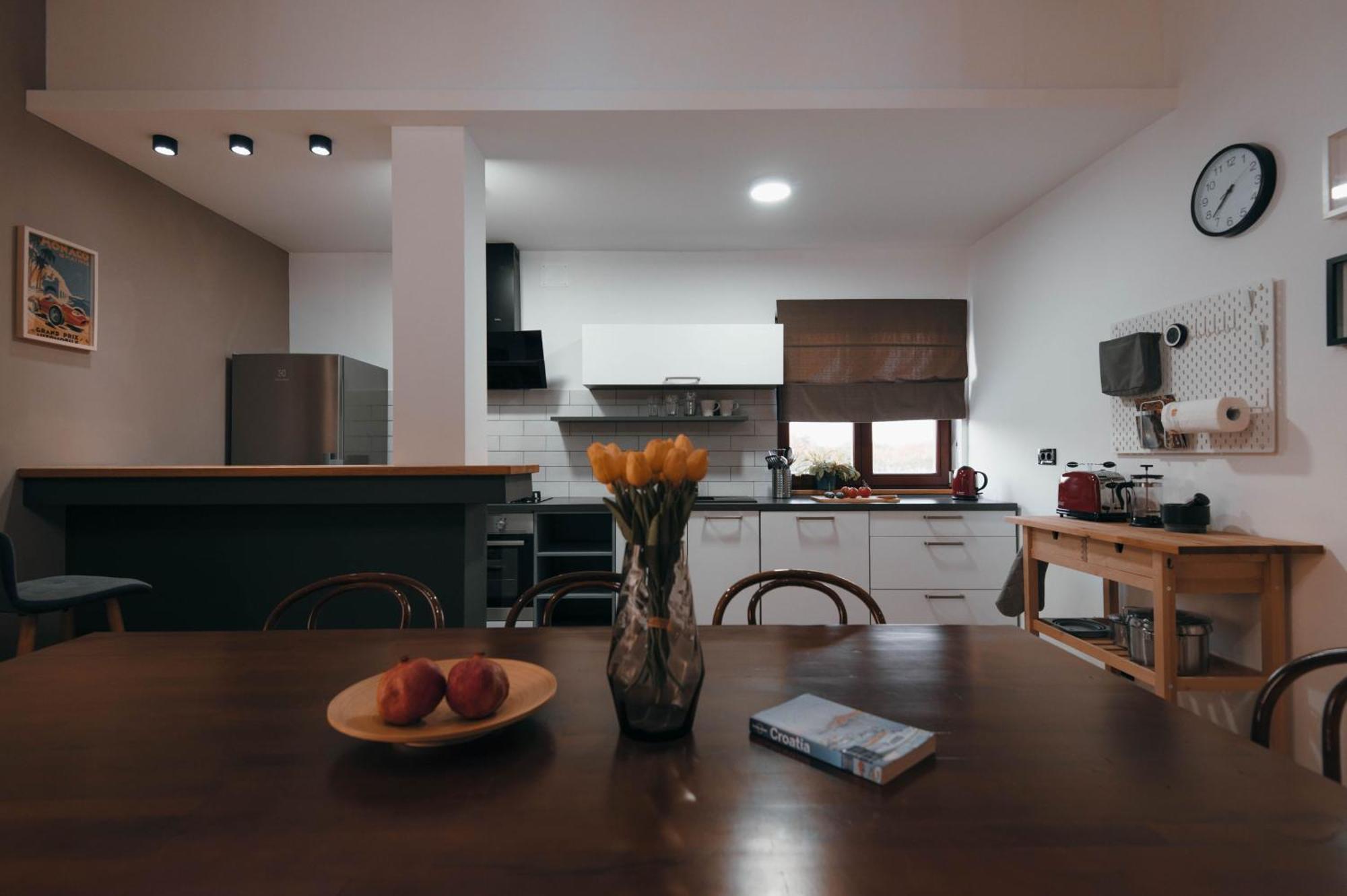 Cozy Country With Heated Outdoor Pool Sibenik