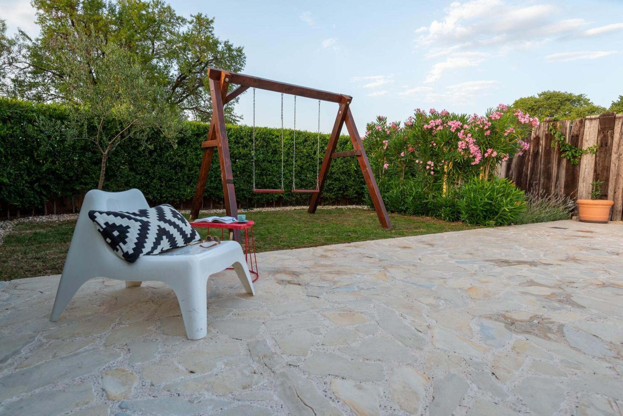 Cozy Country With Heated Outdoor Pool